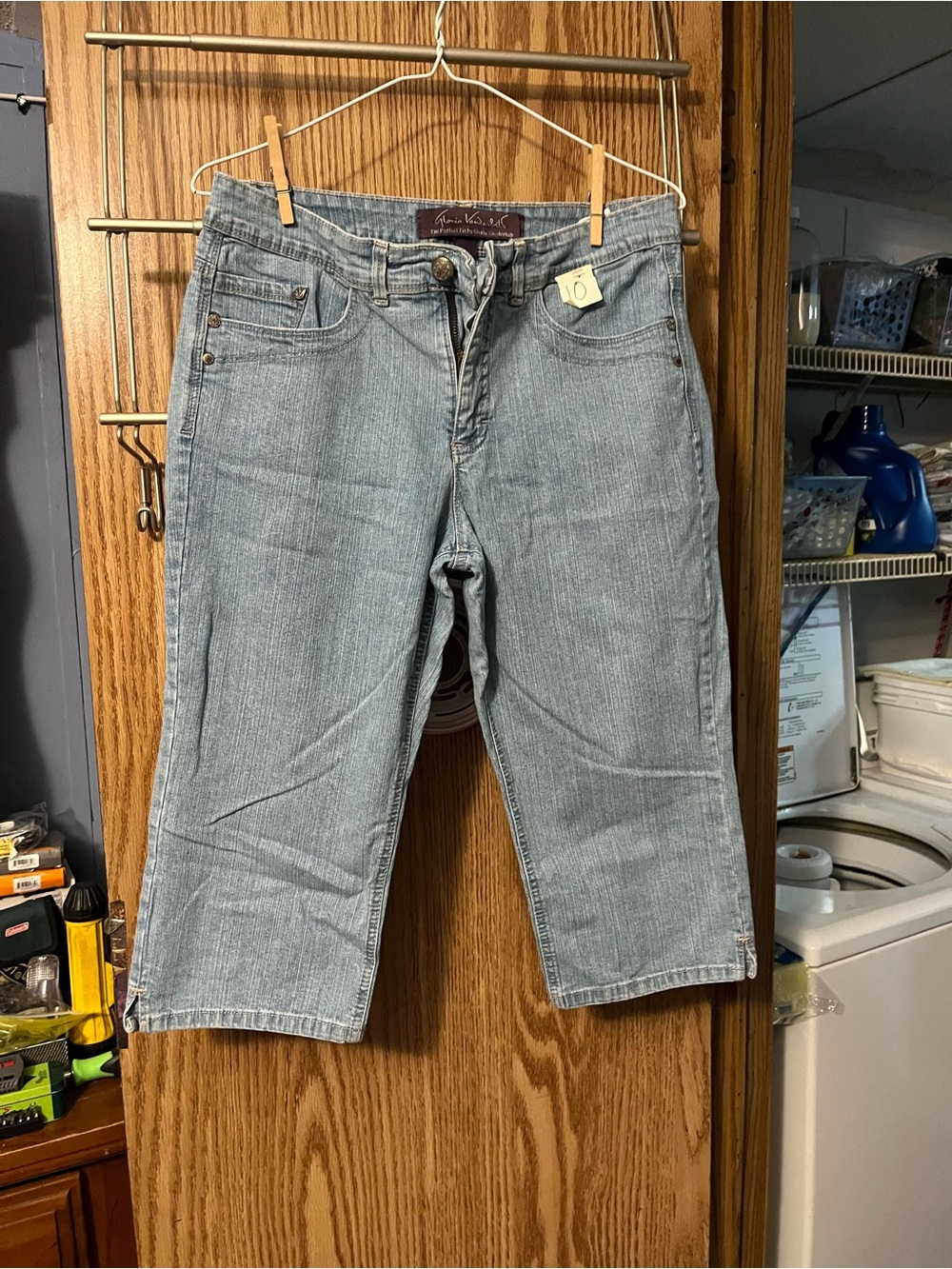 Gloria Vanderbilt Light Wash Denim Capris
